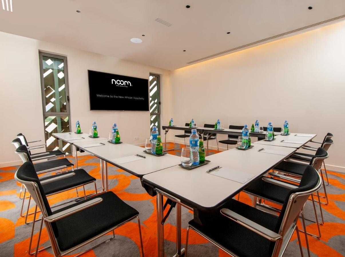 Noom Hotel Abidjan Plateau المظهر الخارجي الصورة Meeting room